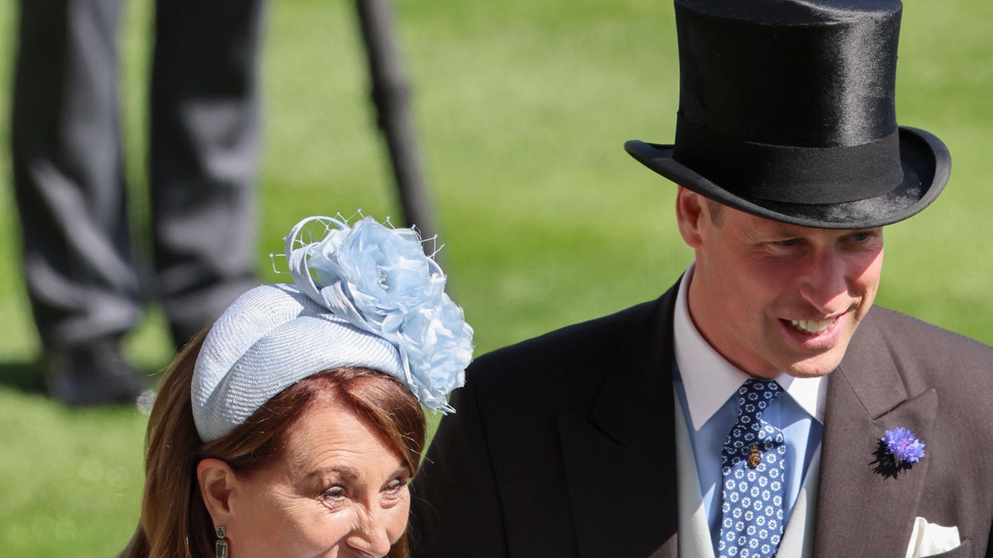 Michael + Carole Middleton: In Ascot hält sie Händchen mit Prinz William