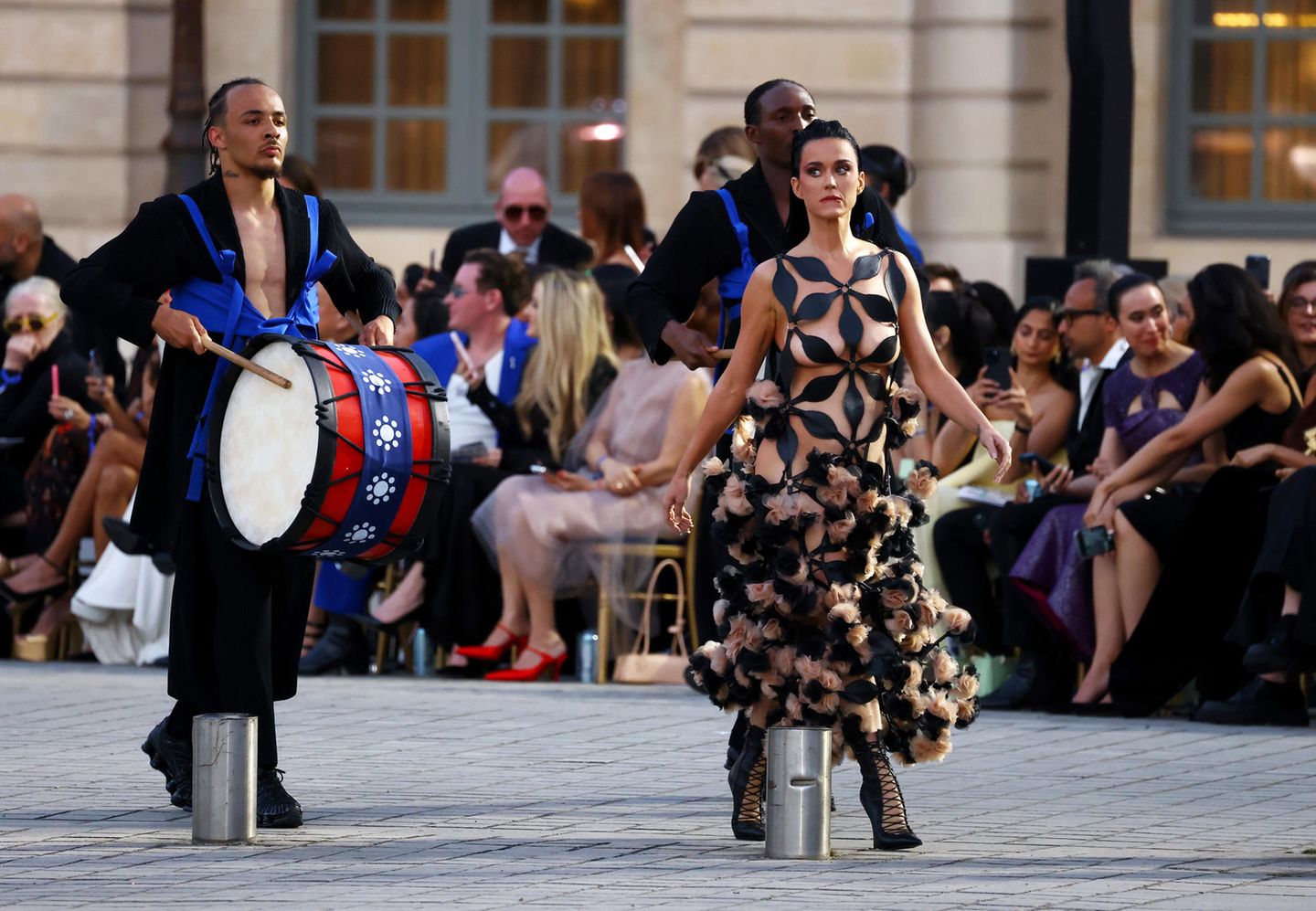 Katy Perry + Co.: Die Stars und Styles des "Vogue World"-Events in ...