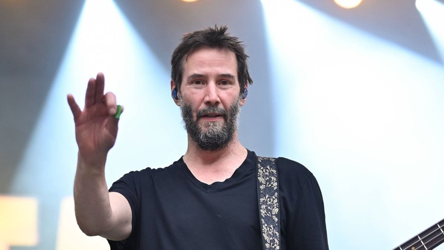 Bühne statt Leinwand: Keanu Reeves tourt mit Band durch Europa