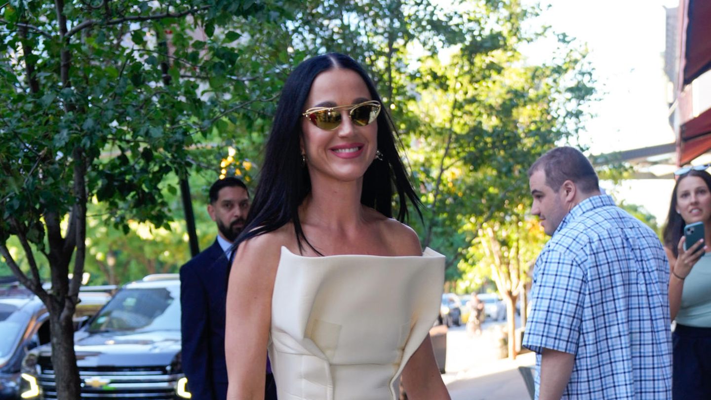 High Heels, Sneaker + Co. : Katy Perry hat die ideale Schuh-Lösung für Unentschlossene