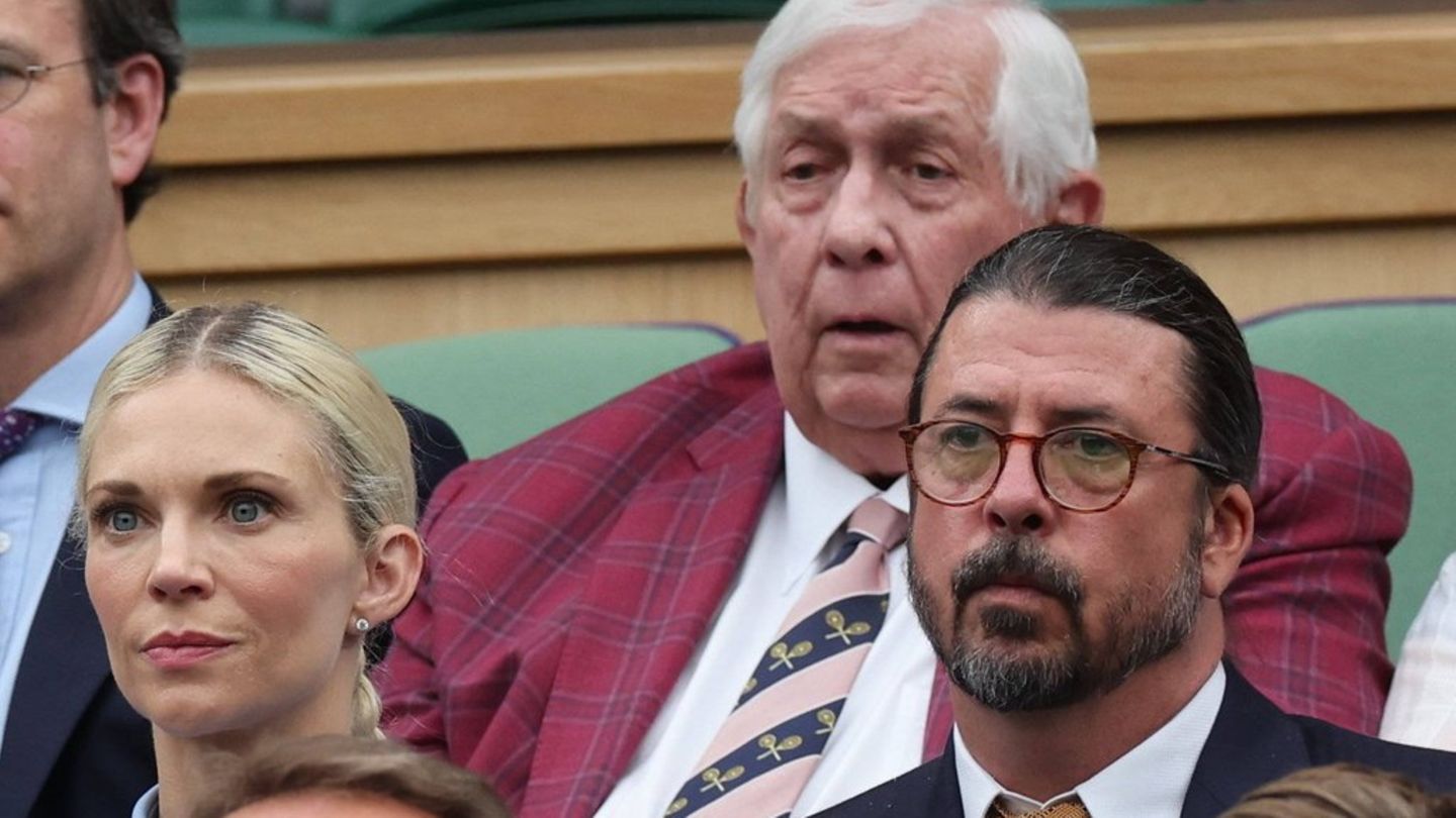 Dave Grohl: In Wimbledon ist "Foo Fighters"-Sänger Dave Grohl kaum zu erkennen