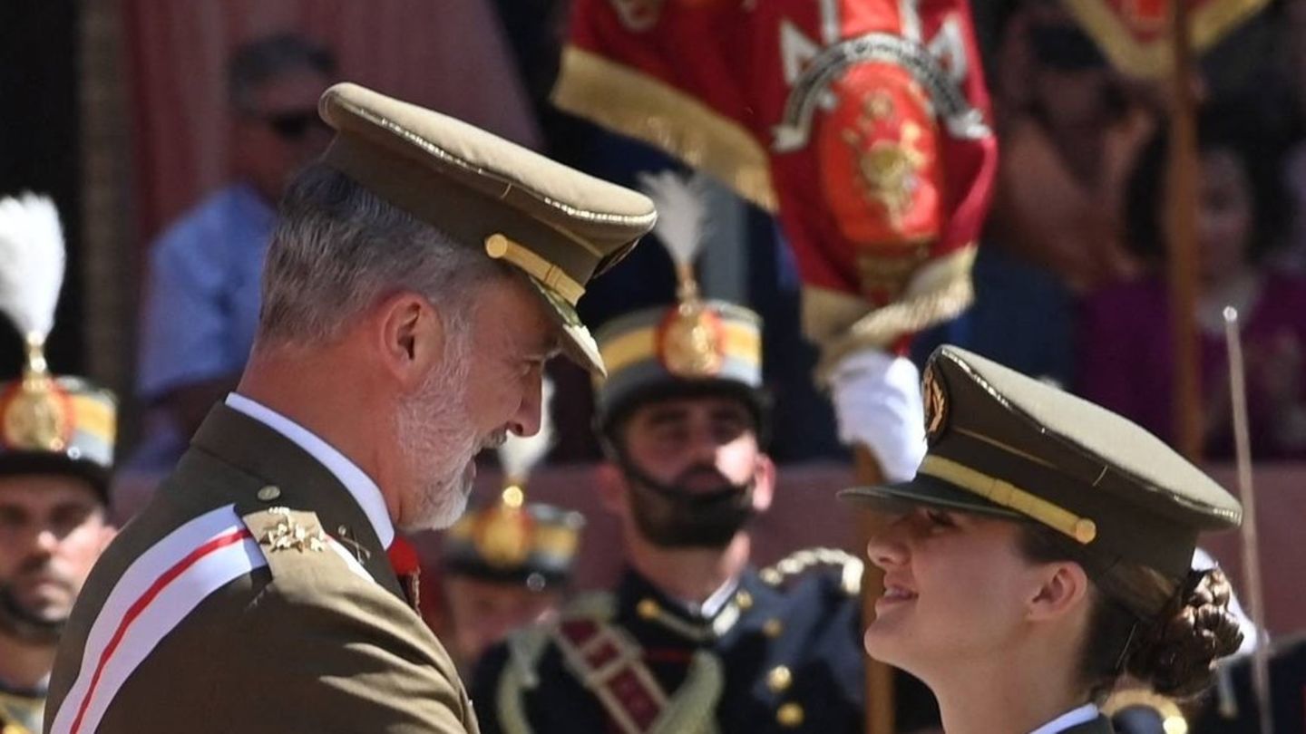 König Felipe VI. von Spanien: Militärische Ehren für Tochter Leonor