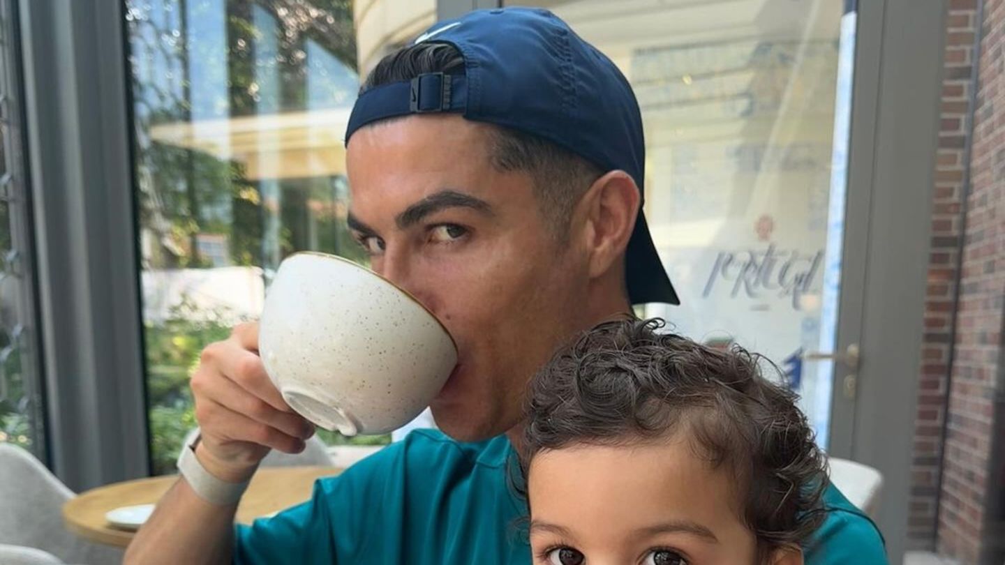 Cristiano Ronaldo + Georgina Rodríguez: Mit Töchterchen Bella startet Cristiano in den Tag