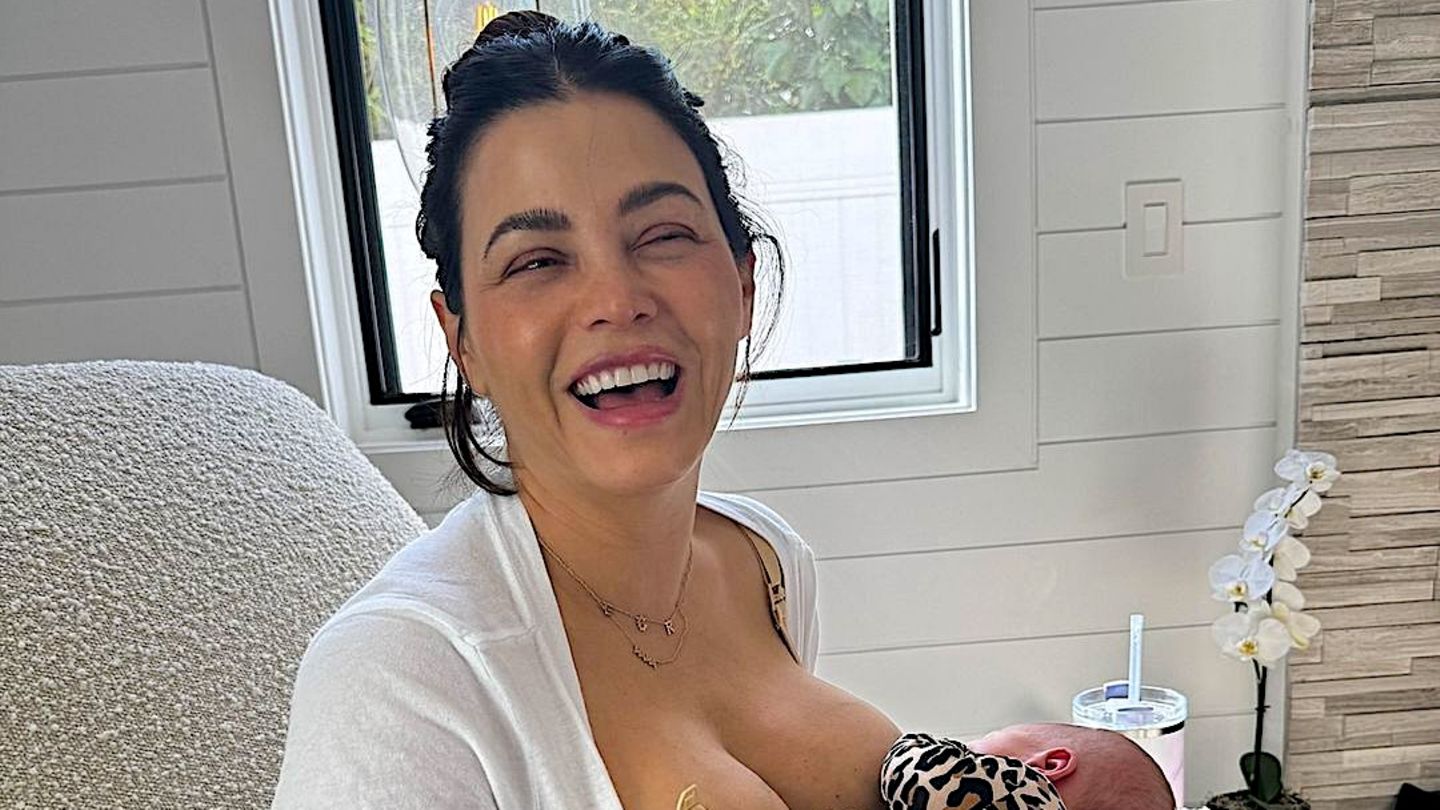 Stillende-Stars-Sie-genie-t-die-ersten-Wochen-mit-Baby-Rhiannon