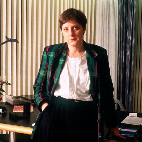 Angela Merkel, hier in ihrem Büro in Bonn im Februar 1991. 1.7855