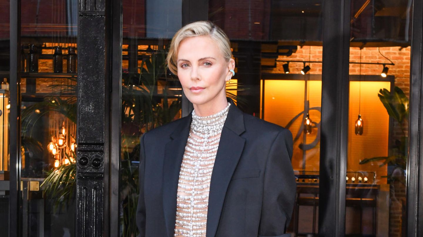 Charlize Theron: Charlize Theron enthüllt überraschenden Grund für lange Abwesenheit