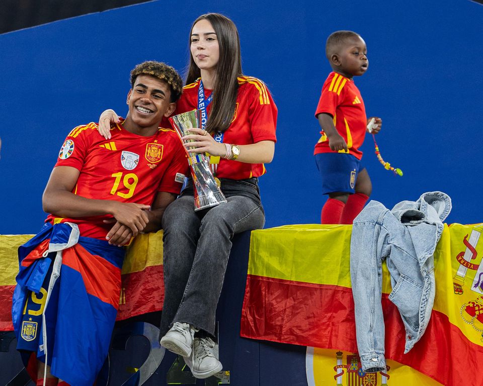 Lamine Yamal Hier Zeigt Das EM Wunderkind Seine Freundin GALA de Lamine Yamal Hier Zeigt Das EM Wunderkind Seine Freundin GALA de