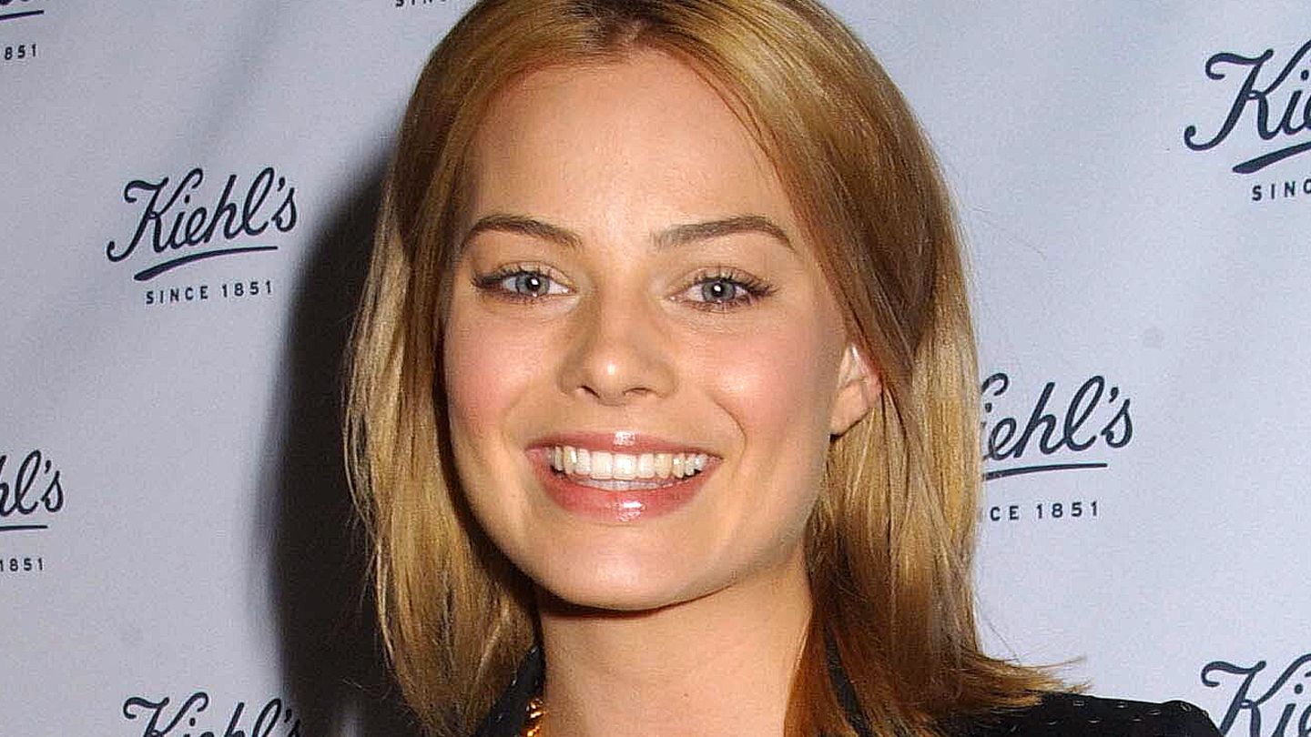 Vom-Aussie-Girl-zur-Super-Barbie-So-anders-sah-Margot-Robbie-noch-vor-Wuthering-Heights-aus