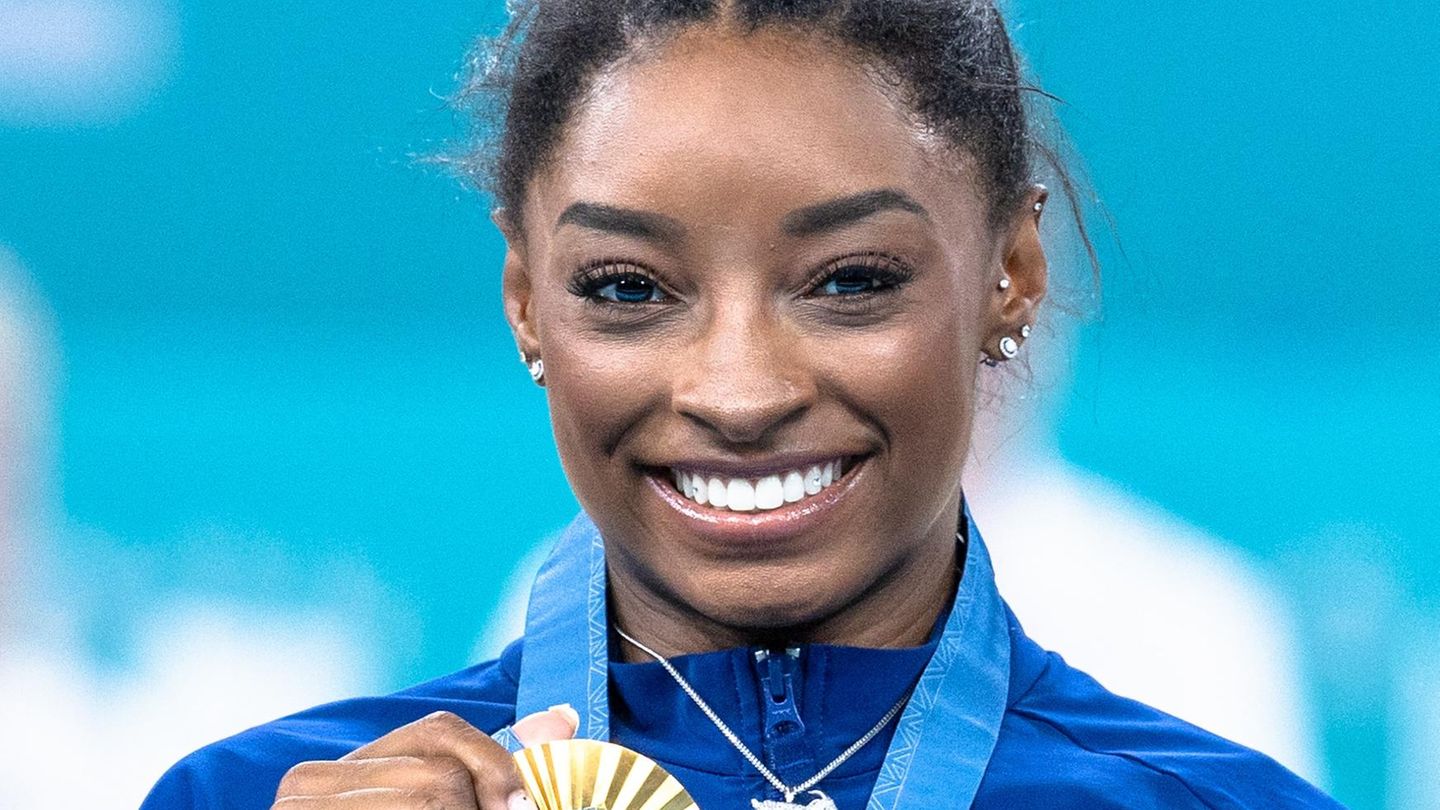 Simone Biles: So souverän wehrt sie sich gegen Haar-Kritik