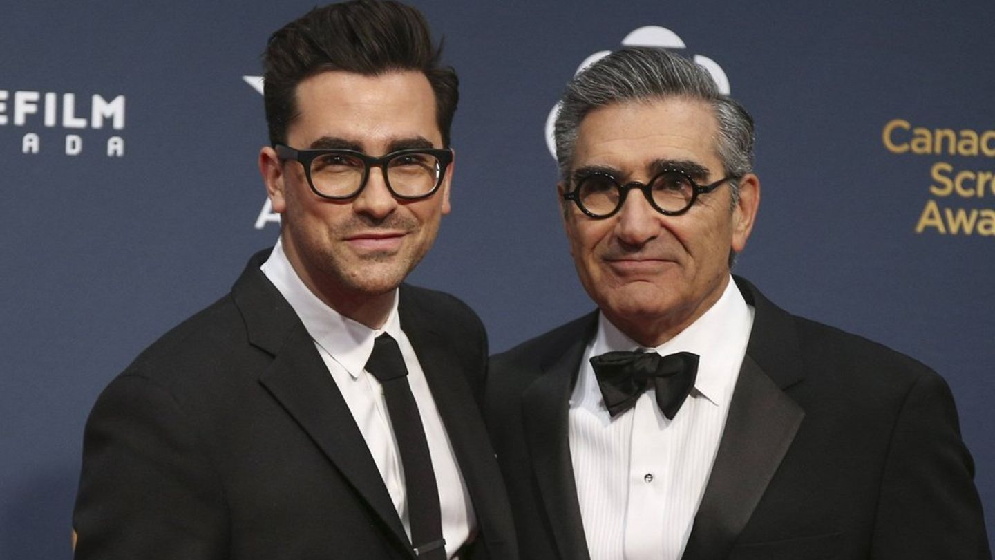 Emmys 2024: "American Pie"-Star und Sohn moderieren