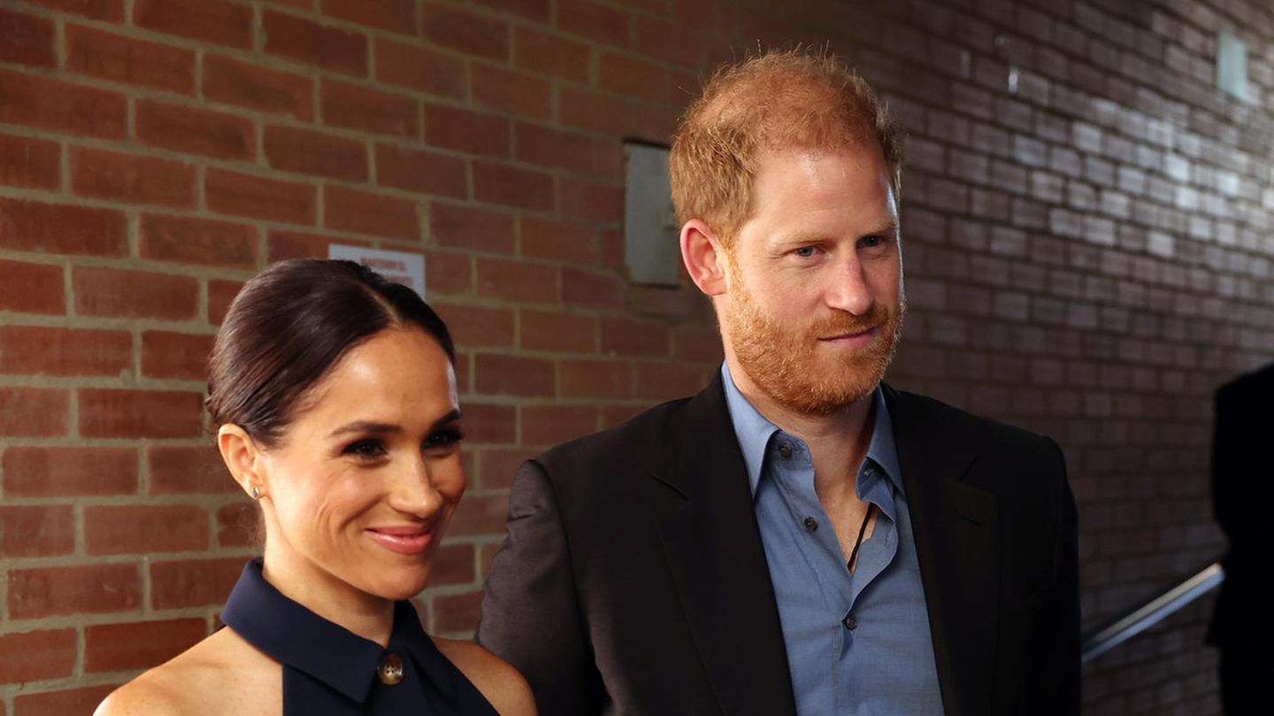 Herzogin Meghan + Prinz Harry: Wer jetzt auf Archie und Lilibet aufpasst