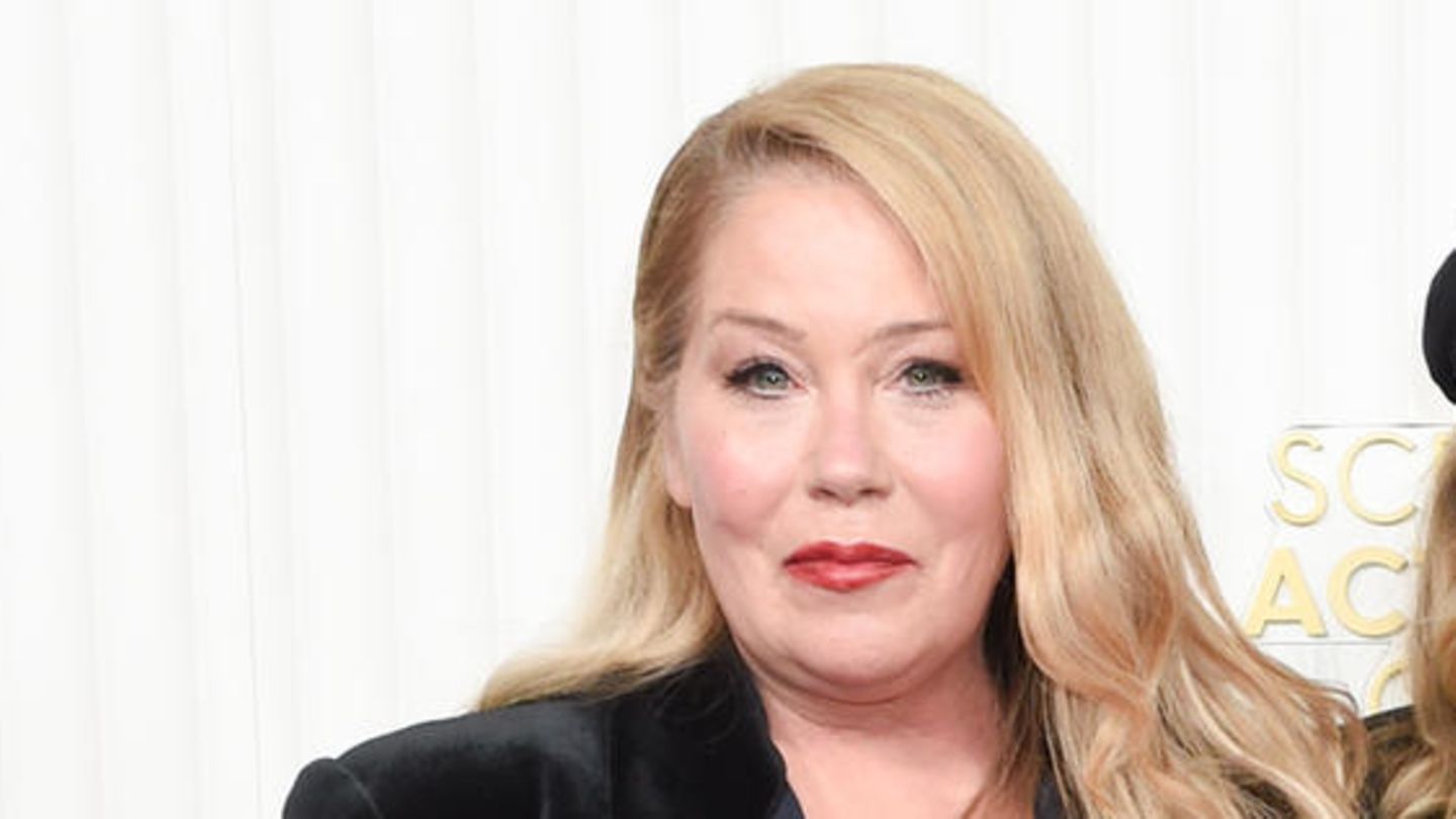 Christina-Applegate-Christina-Applegate-fallen-Treffen-mit-Freunden-werden-immer-schwerer