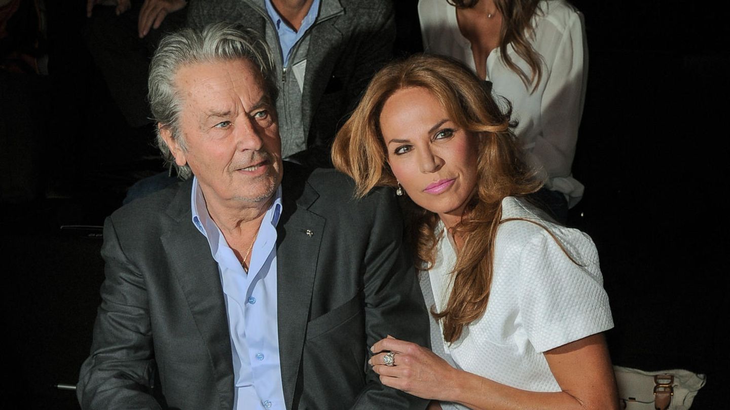 Alain Delon (&dagger;): Ex Rosalie teilt "Zeichen", die f&uuml;r G&auml;nsehaut sorgen