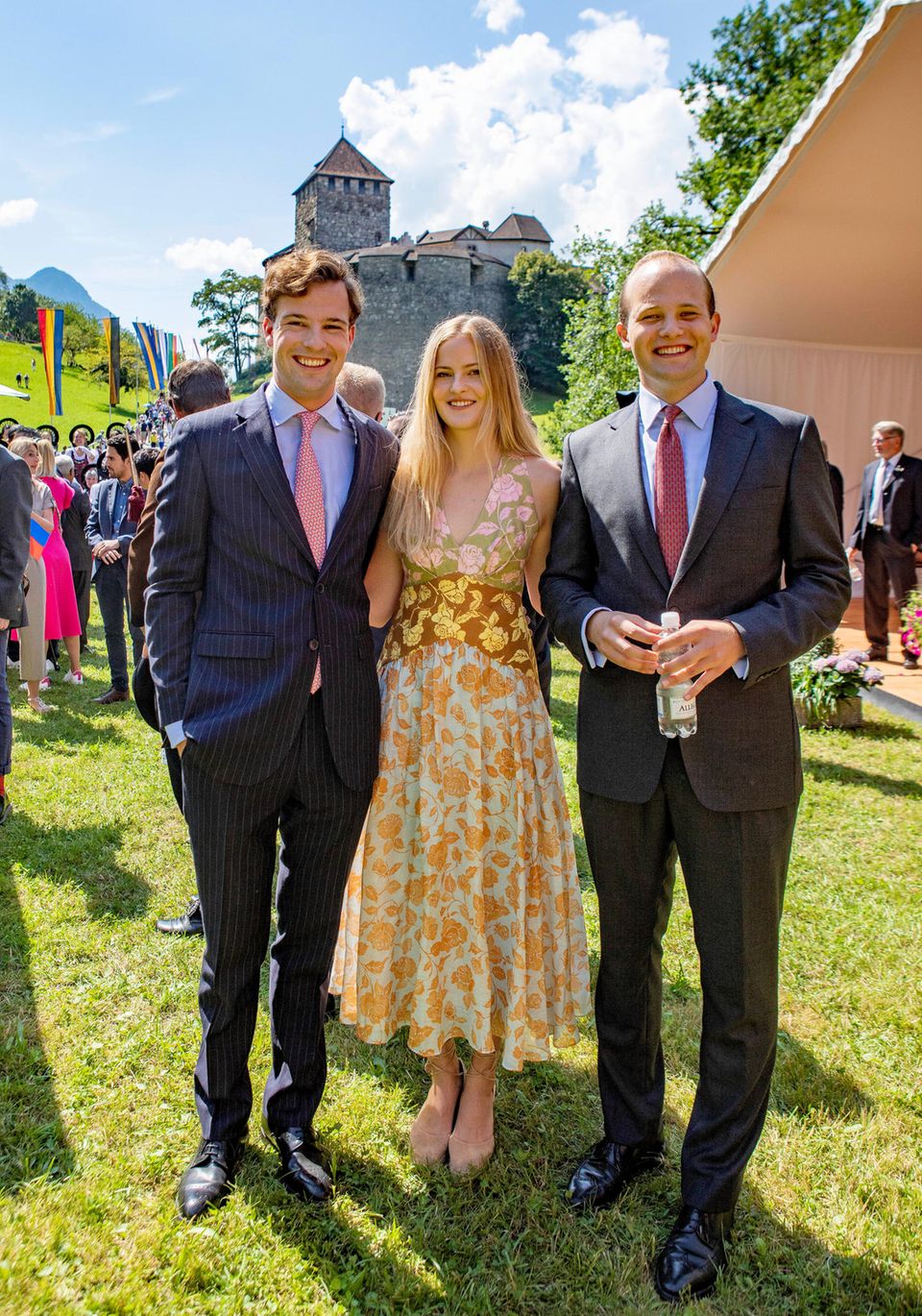 Prince Joseph Wenzel of and zu Liechtenstein (right) with signals Geschwistern Prinzessin Marie Caroline (Mitte) and Prince Georg Antonius (left)