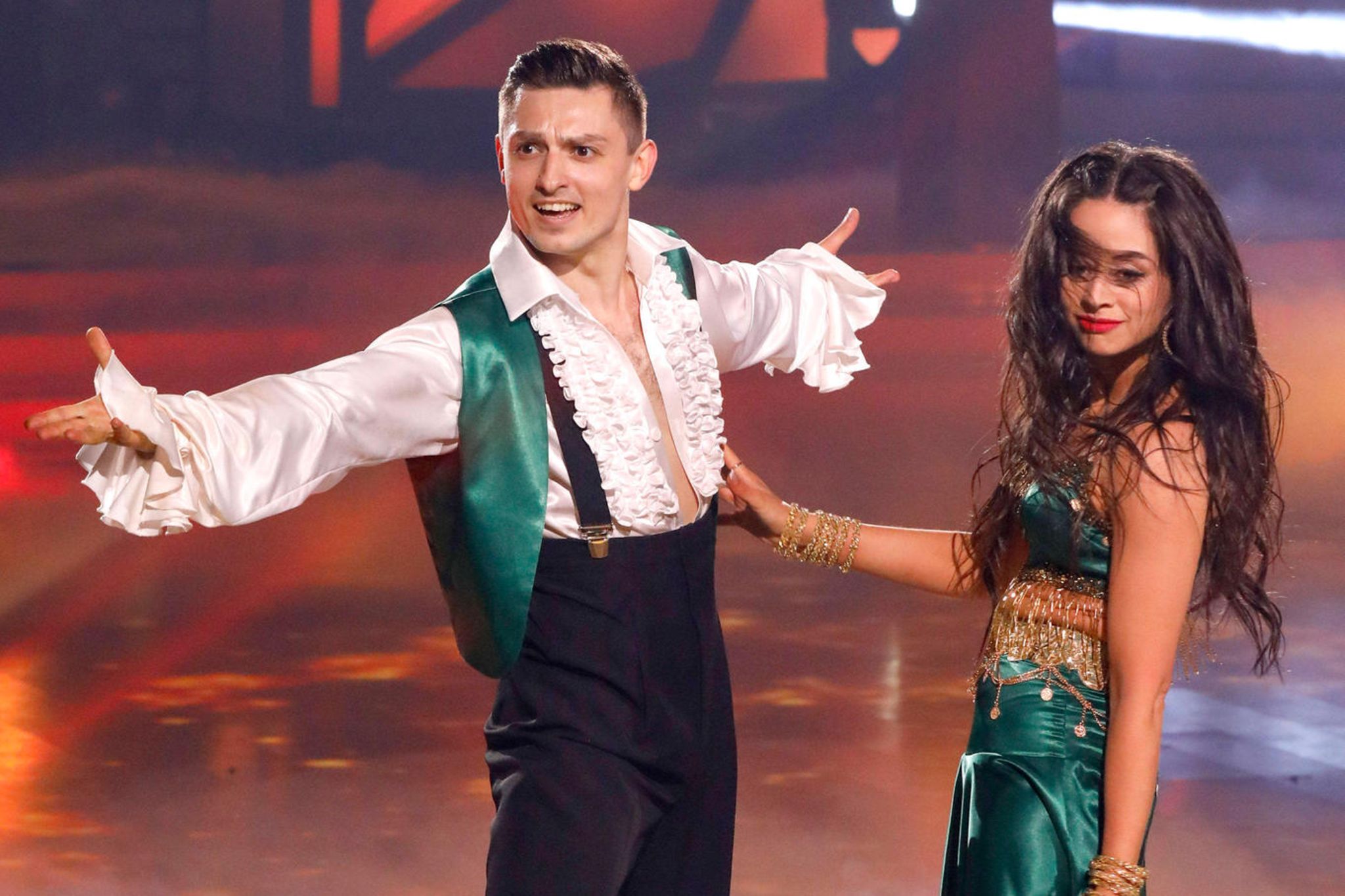 Let's Dance: Malika Dzumaev und Zsolt Sándor Cseke verkünden Liebesaus | GALA.de