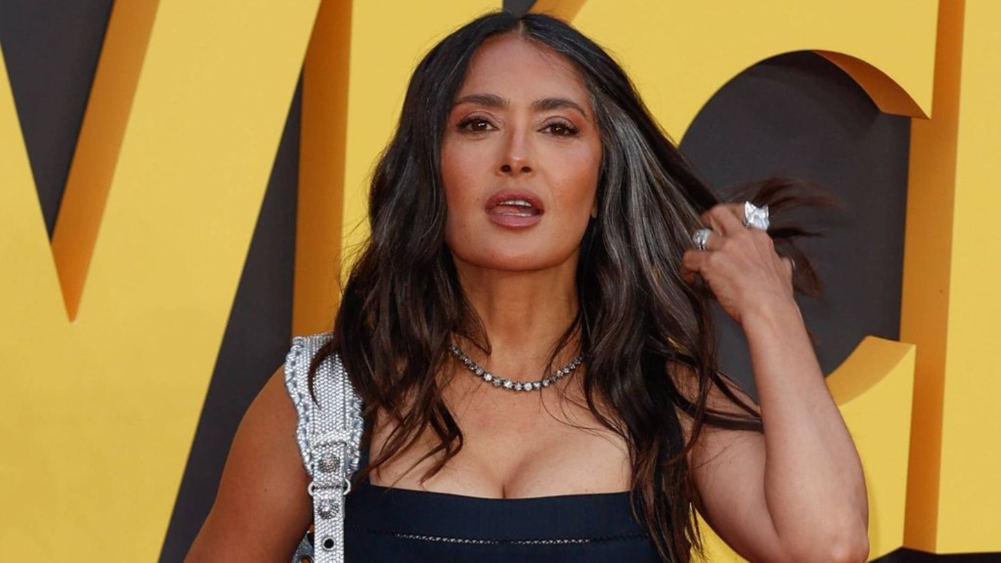 Salma Hayek: Urlaubsgrüße mit grauen Haaren