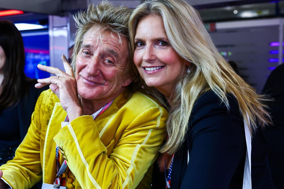 Rod Stewart und Penny Lancaster beim F1 Grand Prix von Las Vegas am 17. November 2023.