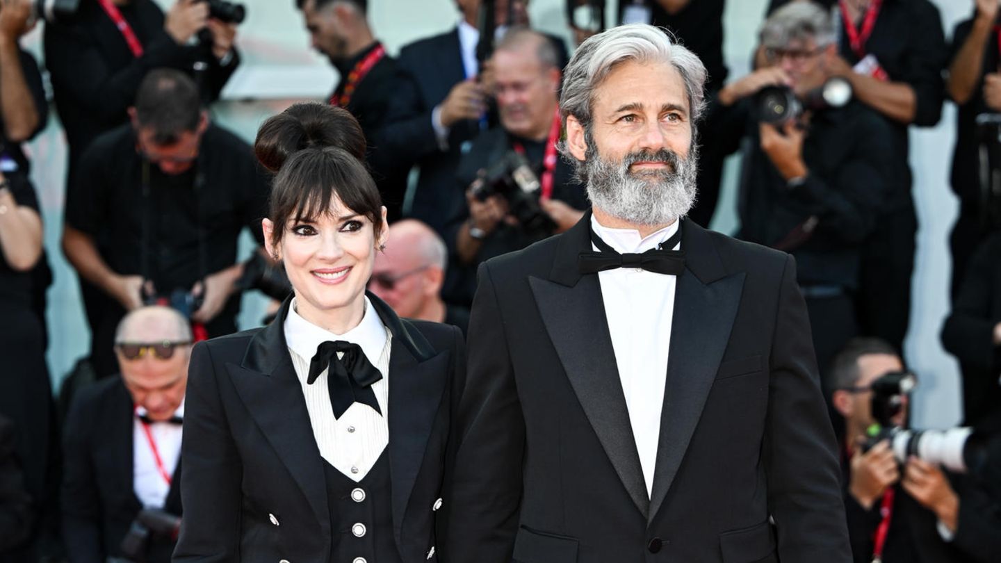 Filmfestspiele in Venedig: Selten! Winona Ryder zeigt sich mit ihrem Partner Scott MacKinlay Hahn