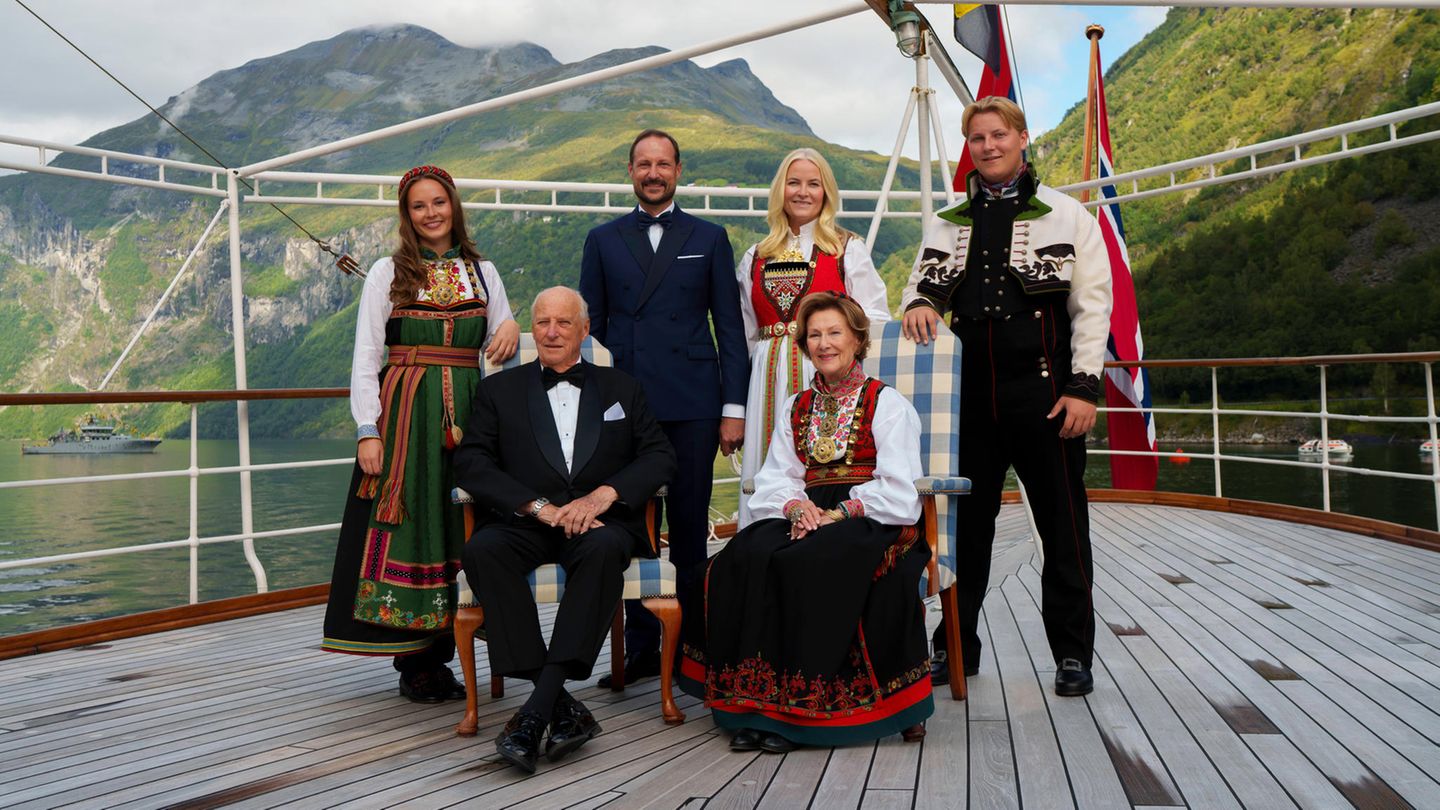 Prinz Haakon + König Harald: Deshalb tragen sie keine Tracht bei Märtha Luises Hochzeit