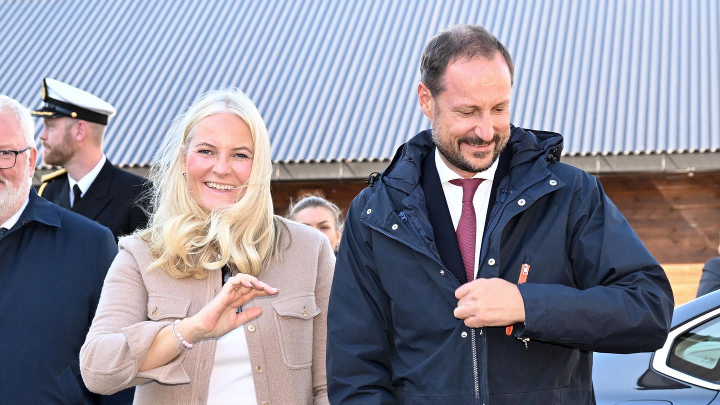 Prinzessin Mette-Marit + Prinz Haakon: Lächeln sie den Skandal um Marius weg? Sie zeigen sich erneut gut gelaunt