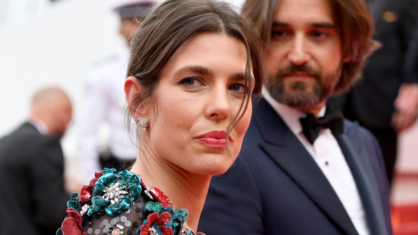 Charlotte Casiraghi: Ernste Worte über ihren Royal-Status: "Versuche, mich zu distanzieren"