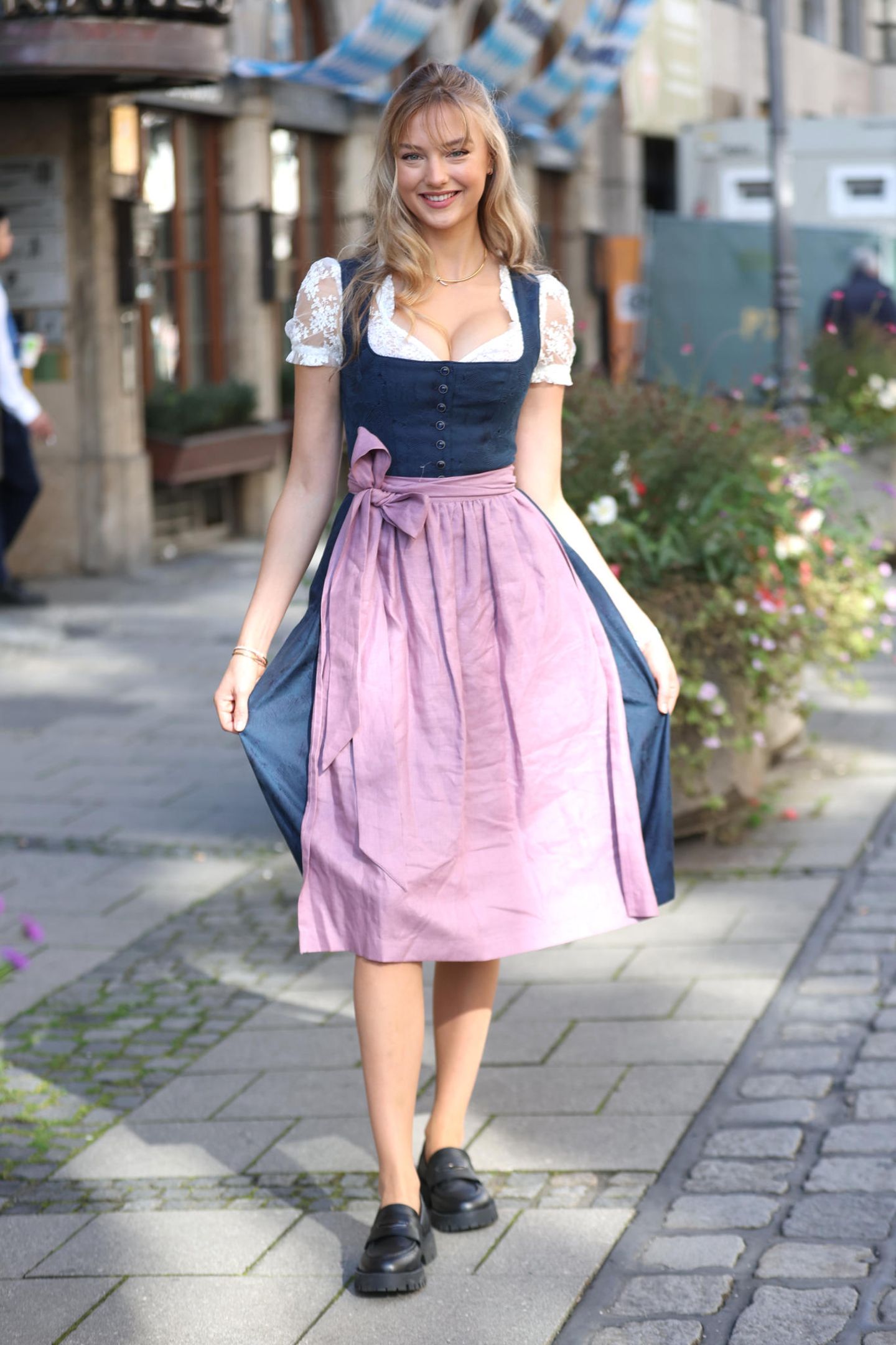 Oktoberfest 2024 Das waren die coolsten Looks von der Wiesn mit Simone Thomalla + Co. GALA.de