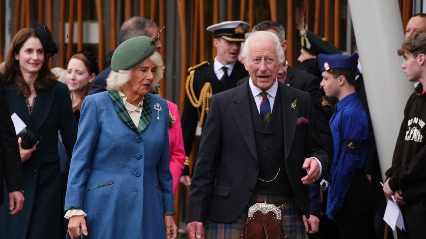 König Charles und Königin Camilla: Outfits als Hommage an Schottland