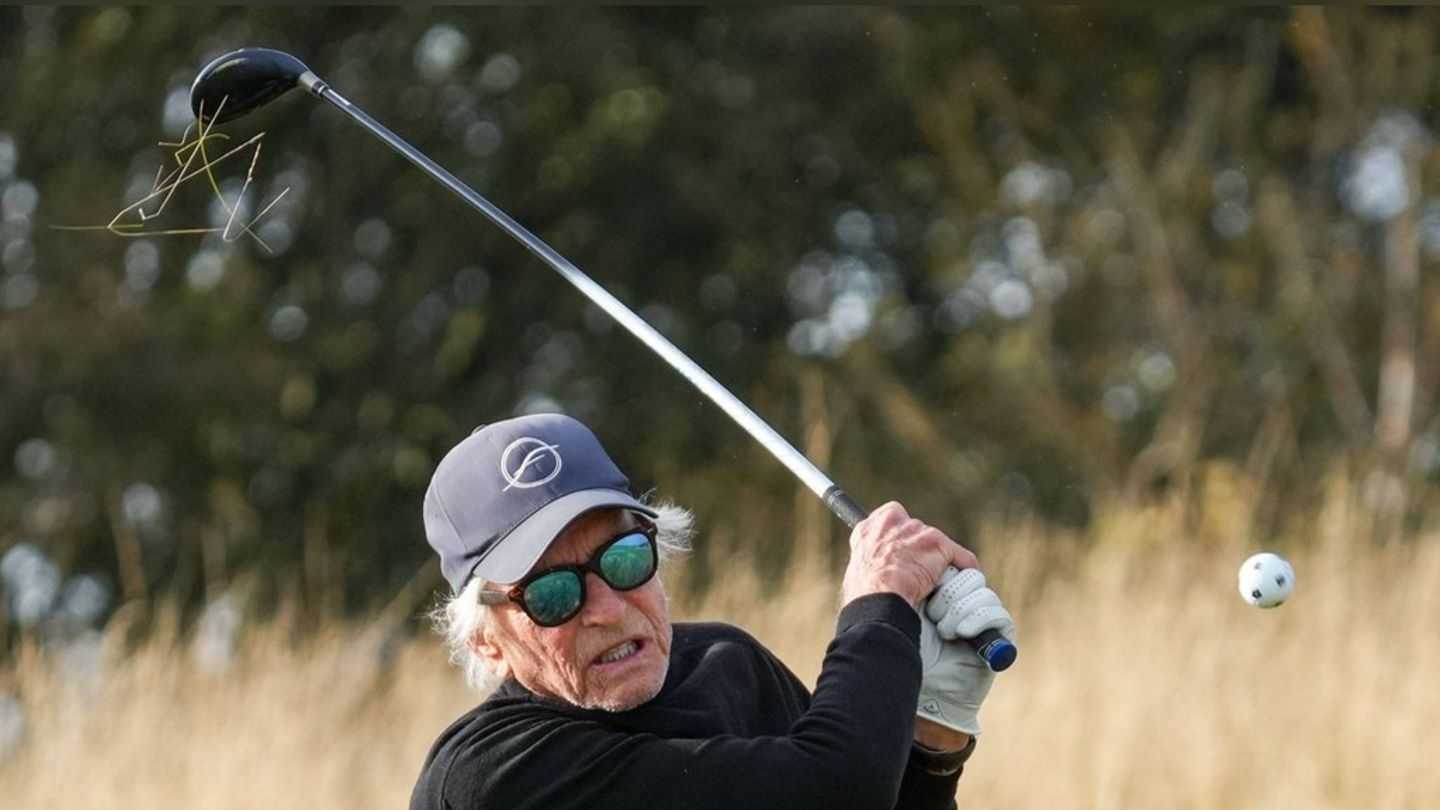 Michael Douglas: Im lässigen Outfit zum Golfturnier