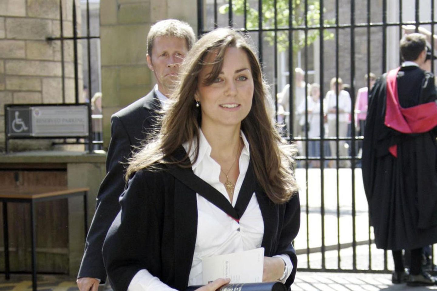 Catherine, Princess of Wales, nor Kate Middleton, in June 2005 at her Abschlussfeier at St. Andrews University