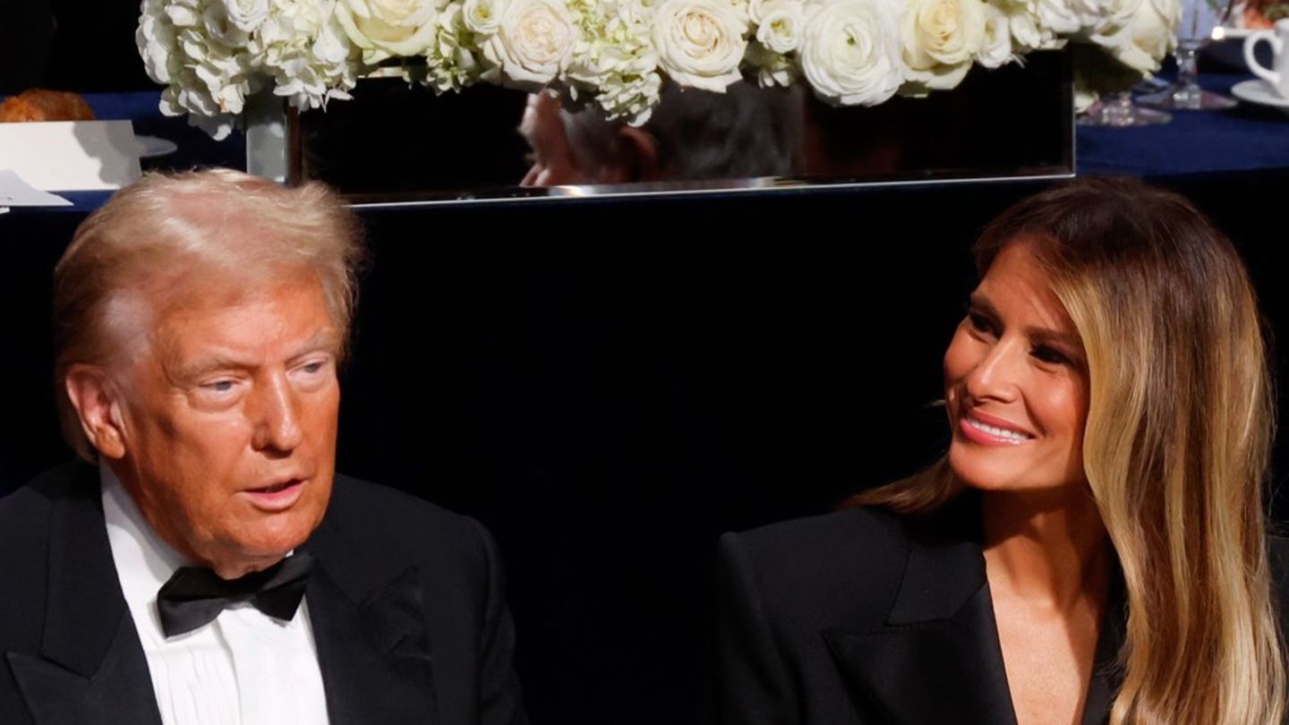 Seltener Anblick: Melania gut gelaunt an Donald Trumps Seite