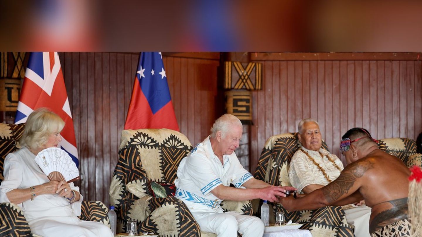 König Charles und Königin Camilla: Mit Zeremonie in Samoa begrüßt