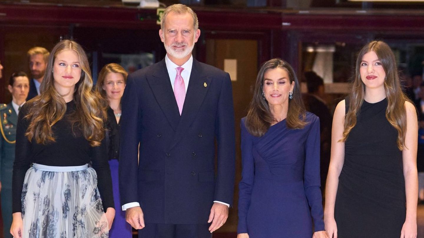 Spanische Royals: Gemeinsamer Auftritt in Blau