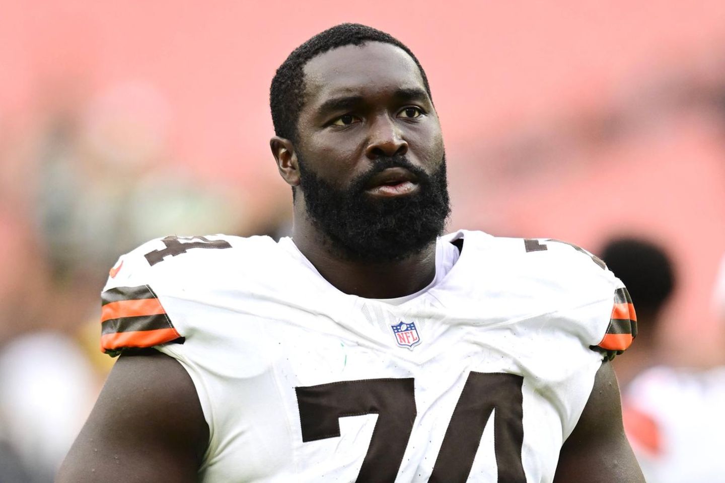 Hakeem Raei NFL-Star Hakeem Adeniji: Totgeburt seines Sohnes kurz vorm Stichtag ...
