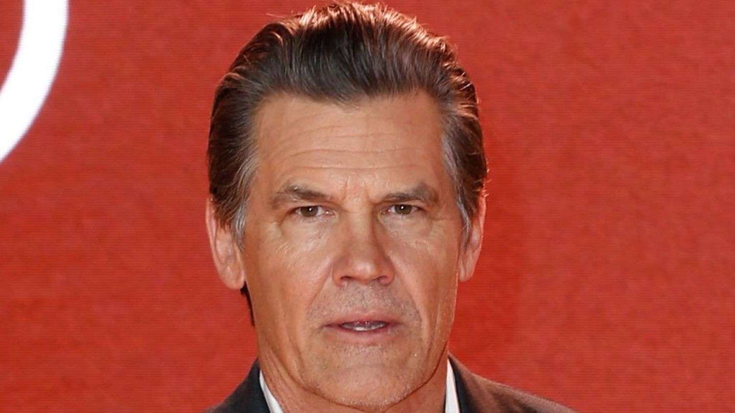 Josh Brolin: "Dune"-Star kaut permanent Nikotinbeutel