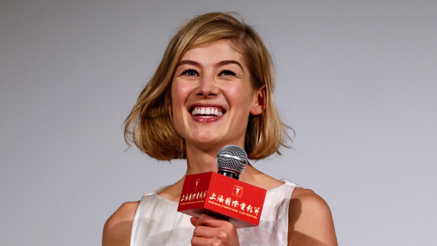 Rosamund Pike: Mit diesem Talent begeistert ihr Sohn die Menschen in China