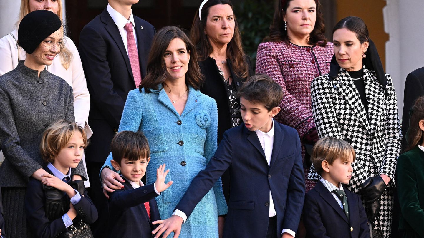 Charlotte Casiraghi: Hier muss Sohn Raphaël seinen kleinen Bruder ermahnen