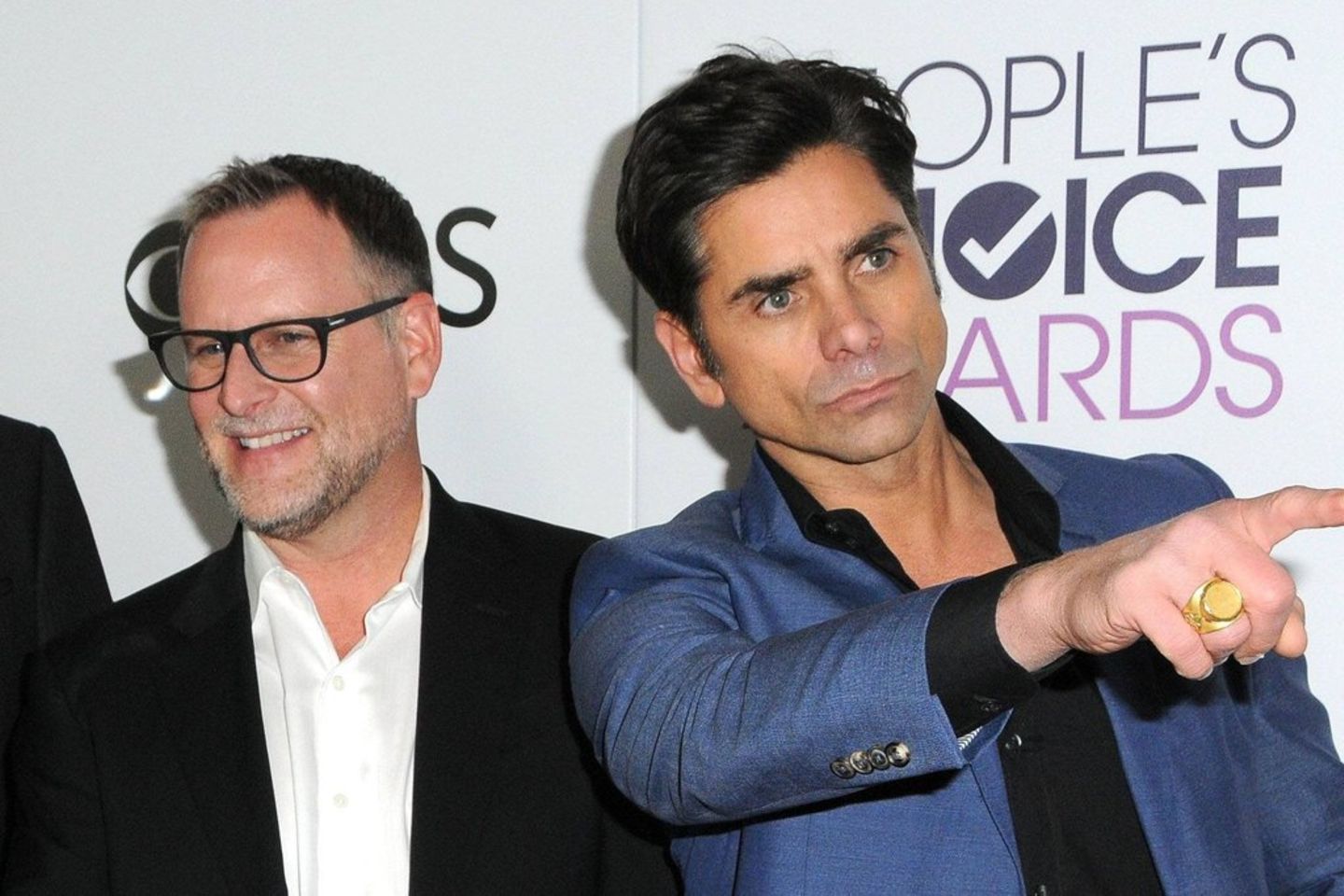 Er unterstützte Dave Coulier mit Glatzenkappe: John Stamos wehrt sich ...