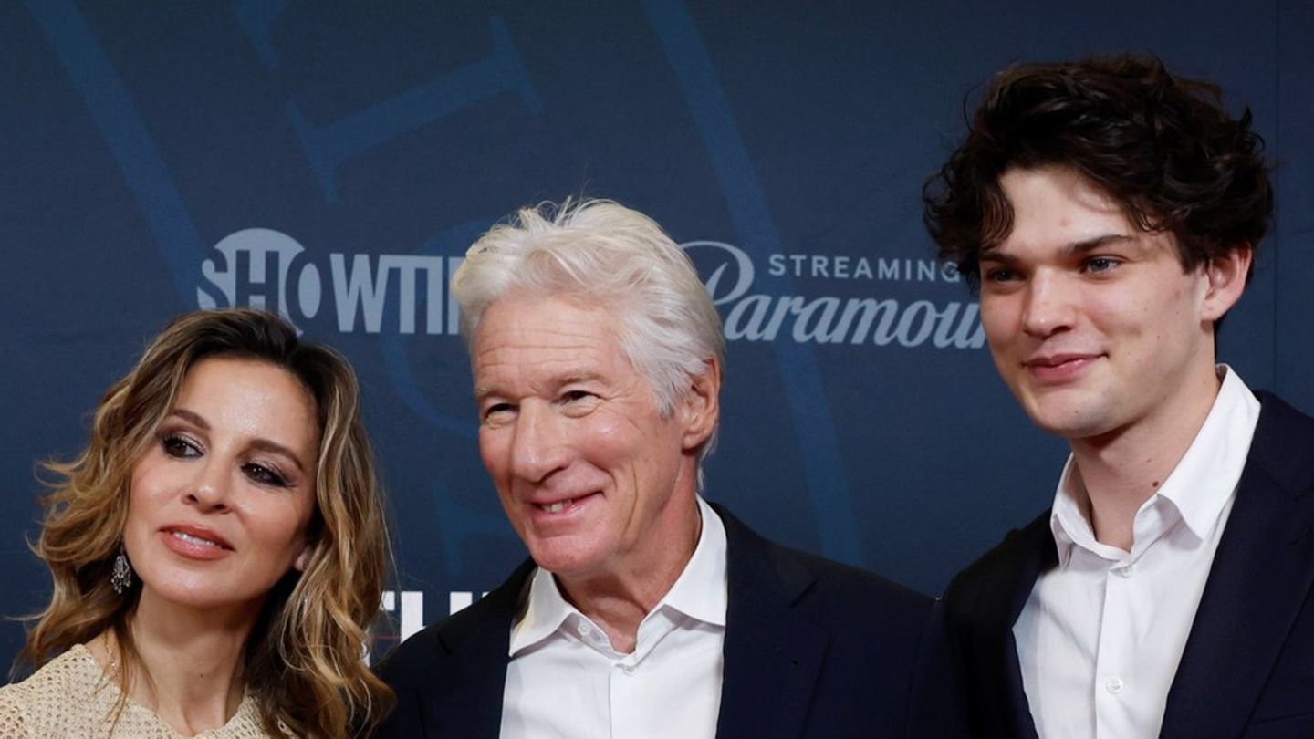 Richard Gere: Mit Frau und Sohn auf dem roten Teppich