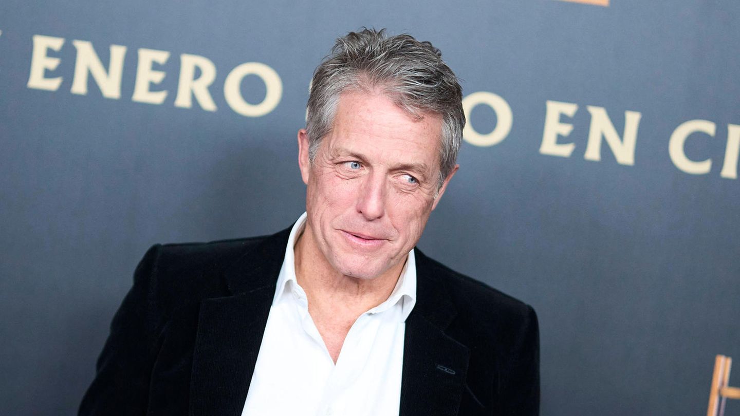 Hugh-Grant-Haben-heftig-rumgemacht-US-Star-berichtet-von-ihrem-hei-en-Abend