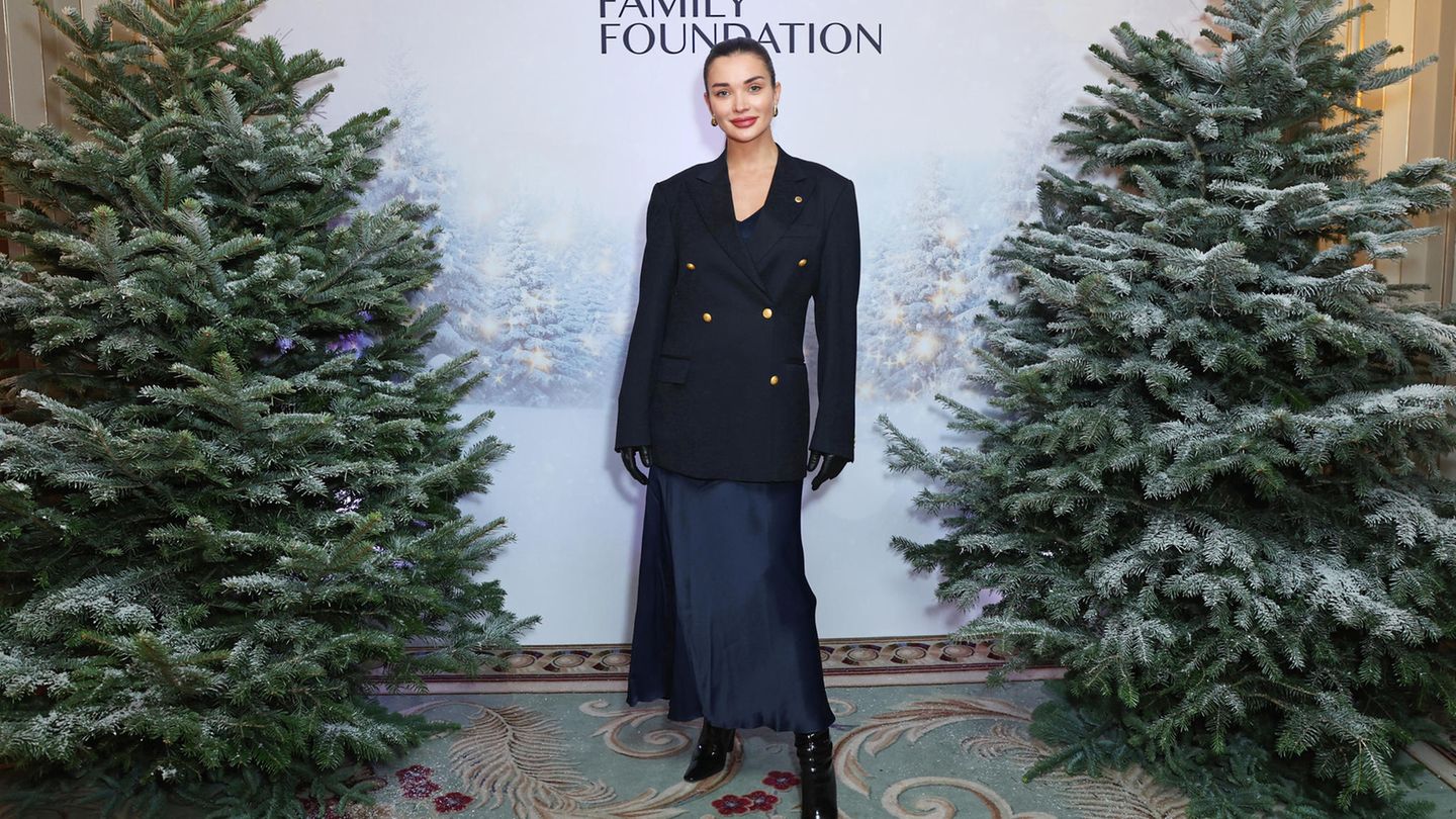 Schwanger-glamour-s-Schon-Mutter-geworden-Bei-Event-ist-ihr-Babybauch-nicht-zu-sehen