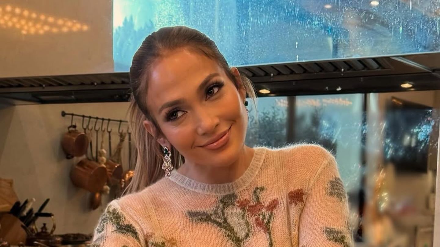 Thanksgiving 2024: Jennifer Lopez lässt sich den Truthahn trotzdem schmecken