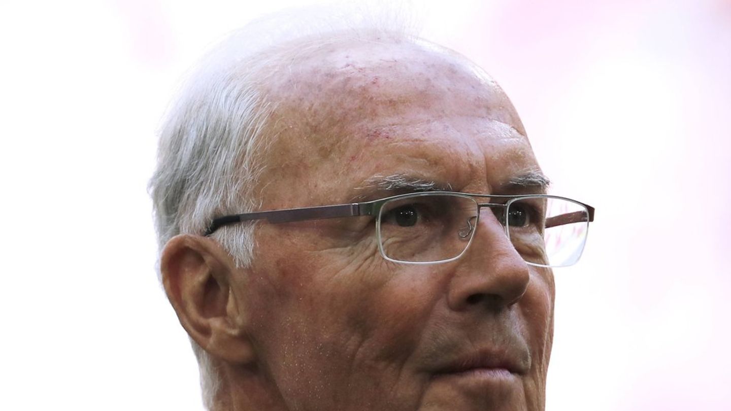 beckenbauer-und-mehr-diese-fu-ball-idole-sind-2024-verstorben