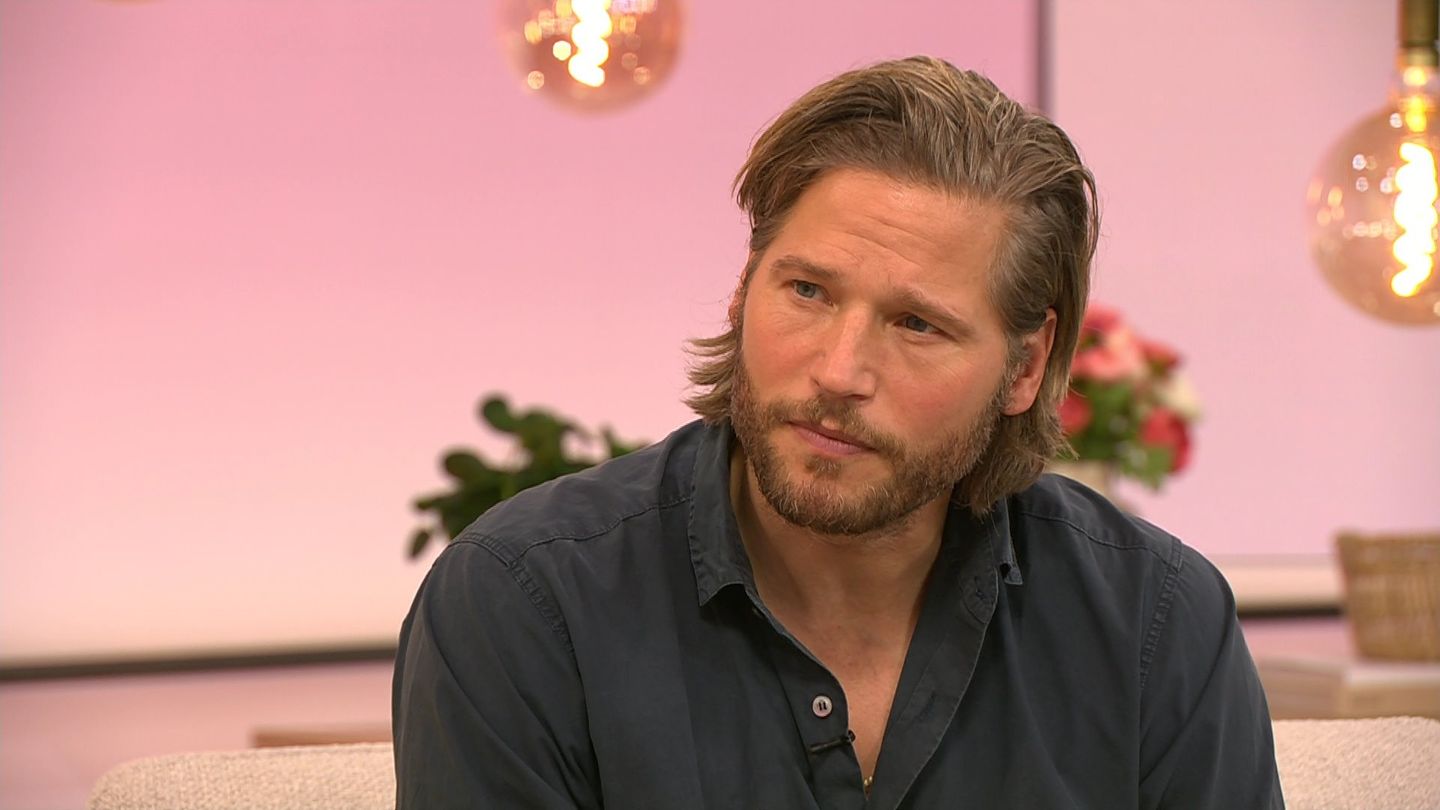 Sebastian Ströbel: Sebastian Ströbel pendelt für seine vier Töchter zwischen Hamburg und Österreich