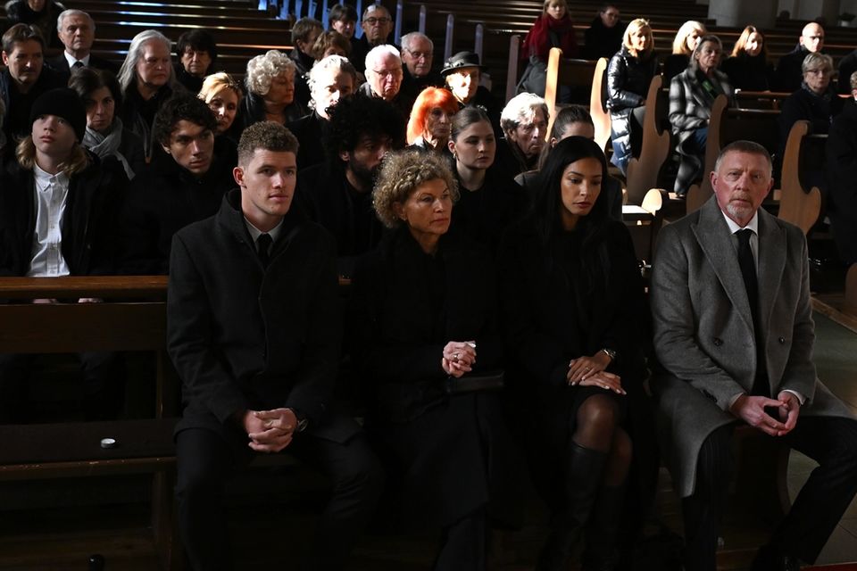 Boris Becker und seine Familie verabschieden sich von seiner Mutter Elvira