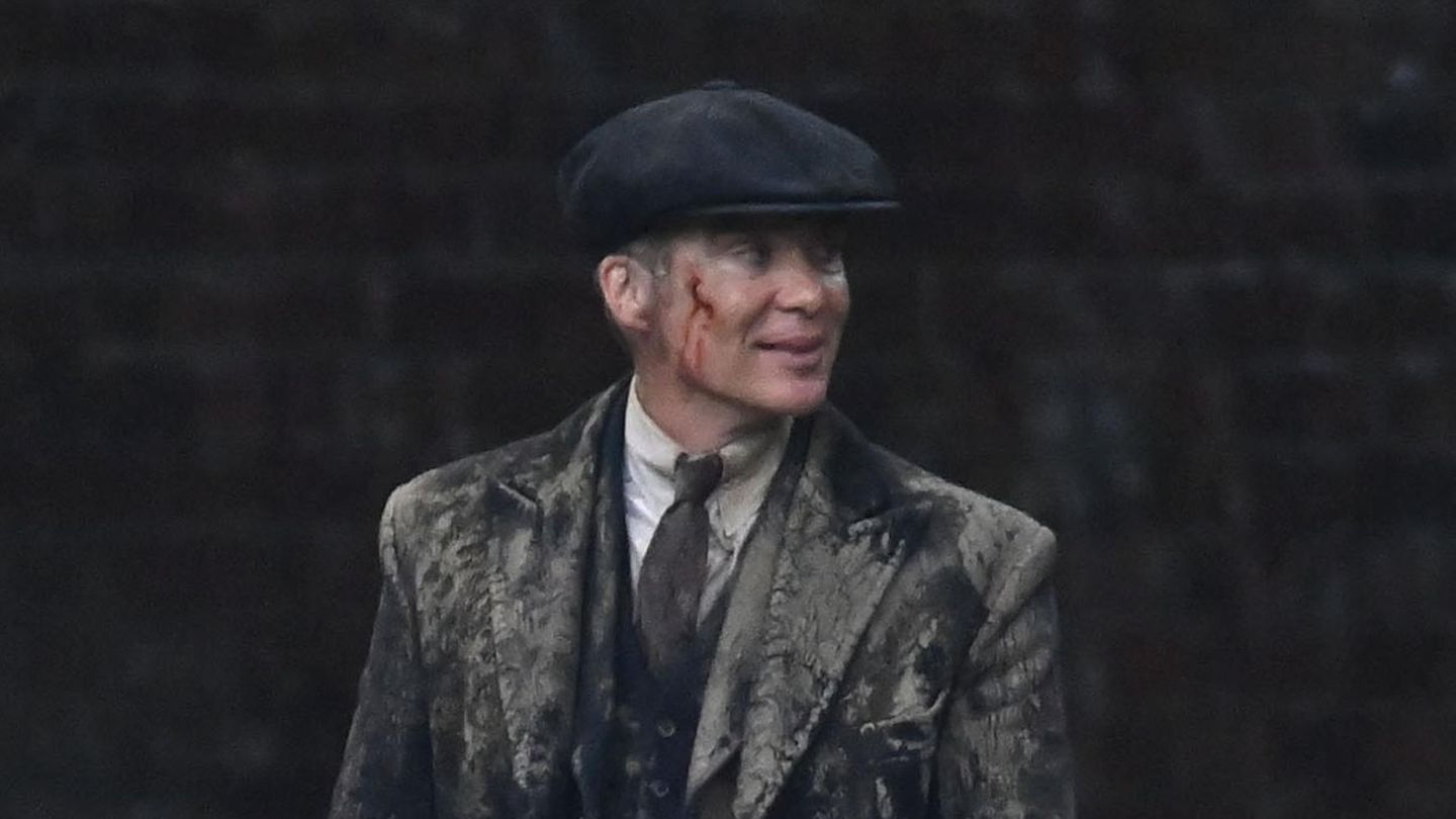 Cillian Murphy dreht "Peaky Blinders"-Film: Erste Setbilder vom "Peaky Blinders"-Dreh zeigen ihn verändert