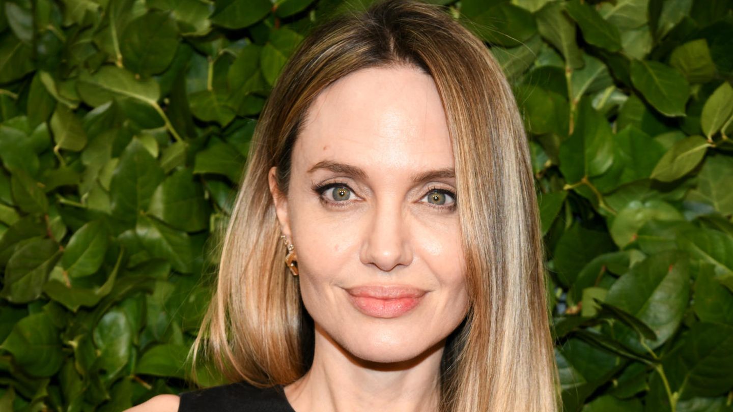 Angelina-Jolie-Gewagte-Schuhwahl-so-hat-man-sie-noch-nie-gesehen