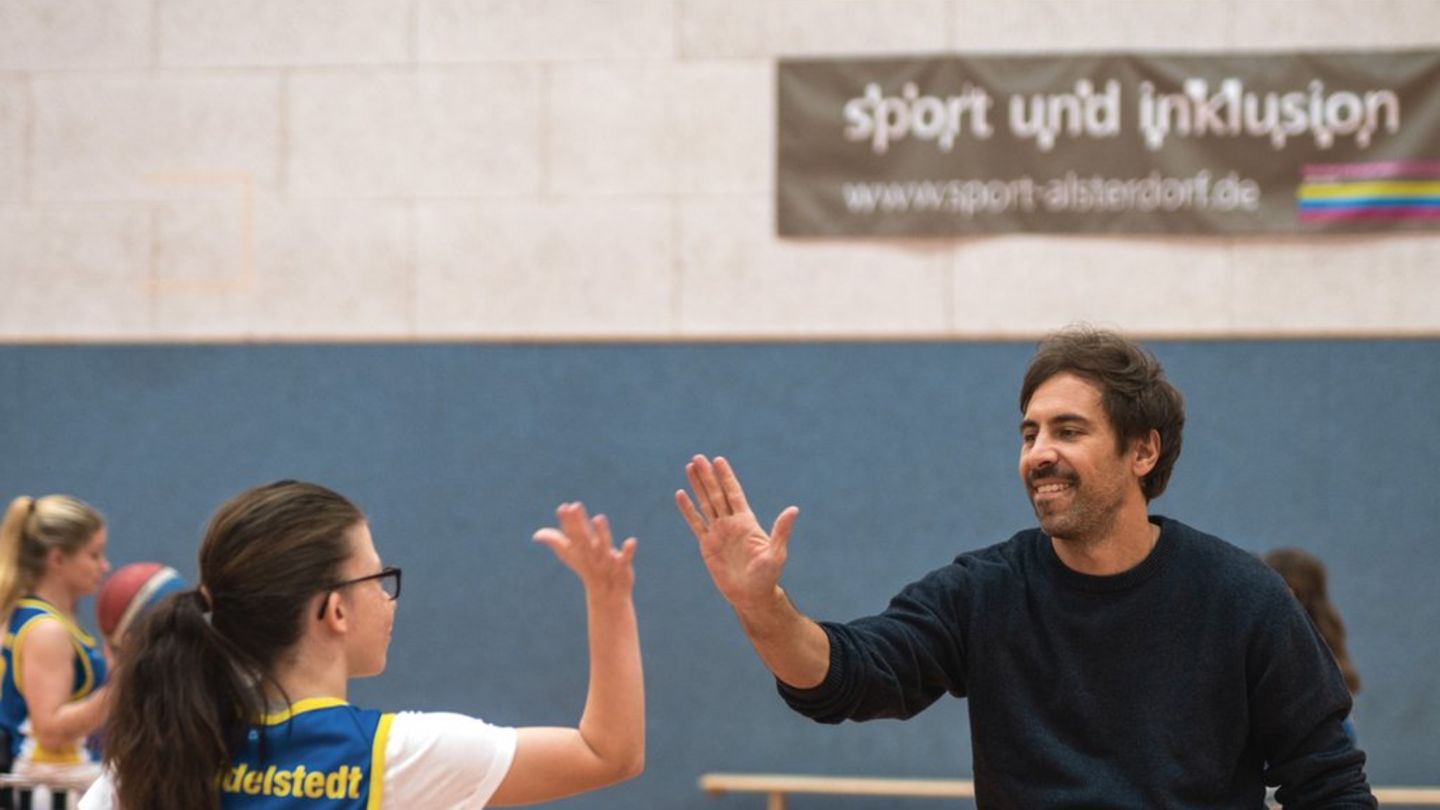 Max Giesinger: Sein neuer Song soll eine Brücke schlagen