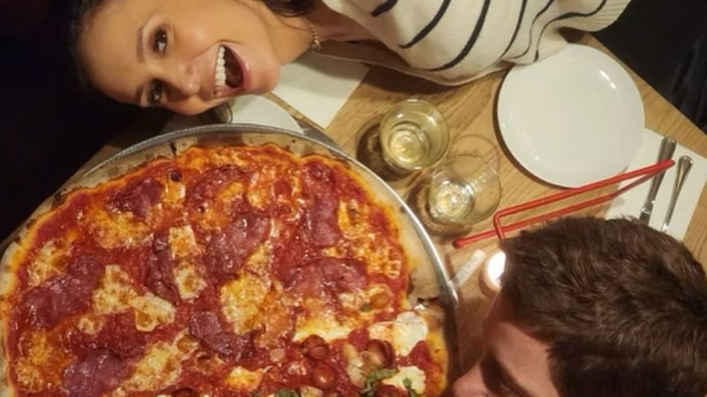 Buon Appetito: Beim Pizza-Date strahlt sie mit ihrem Verlobten um die Wette