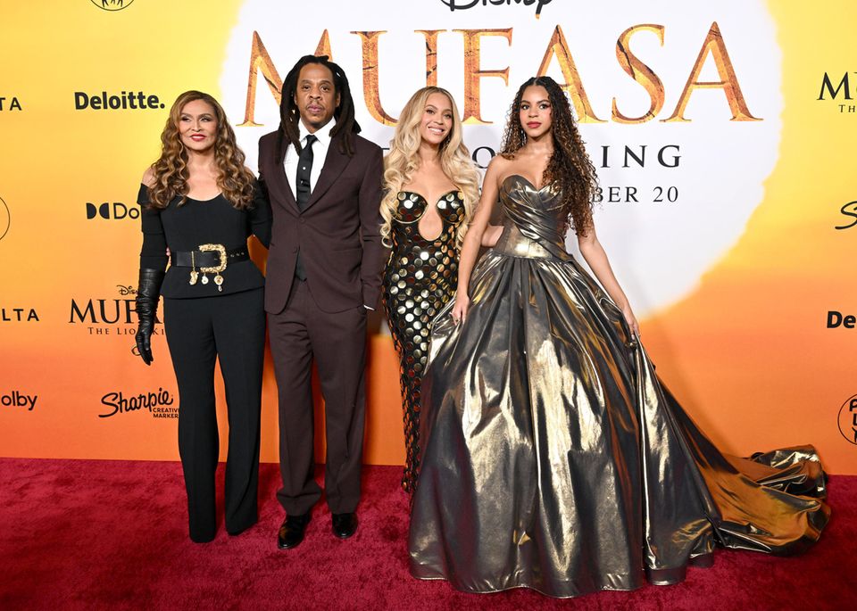 Happy family? Tina Knowles, Jay-Z, Beyoncé and Blue Ivy don't show anything on the event's red carpet.