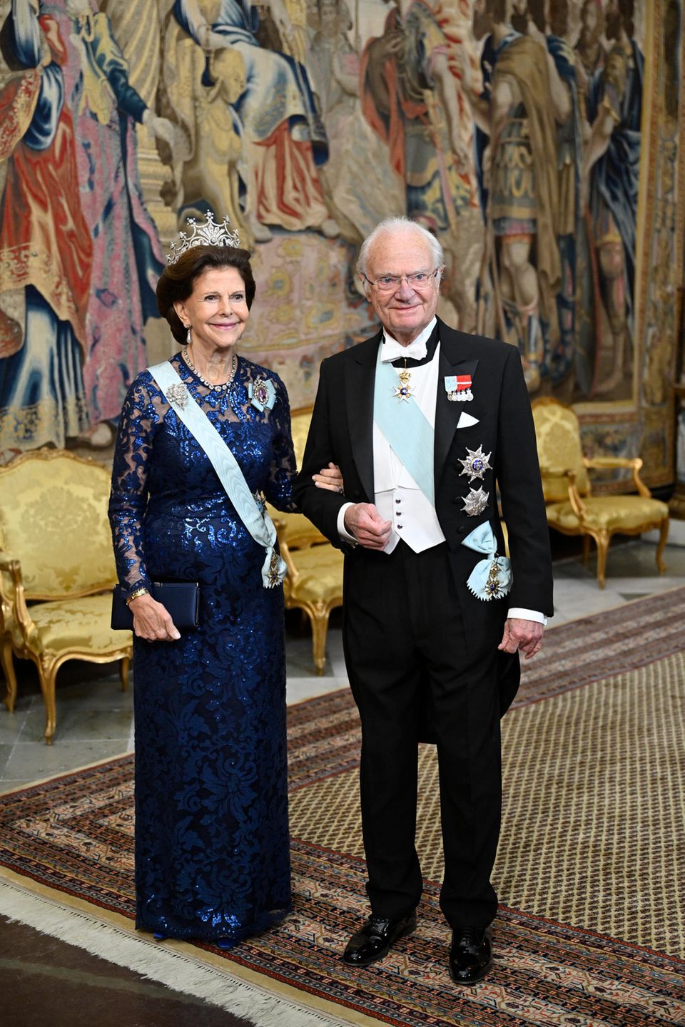 She makes the blue vanguard: Queen Silvia of Sweden. 